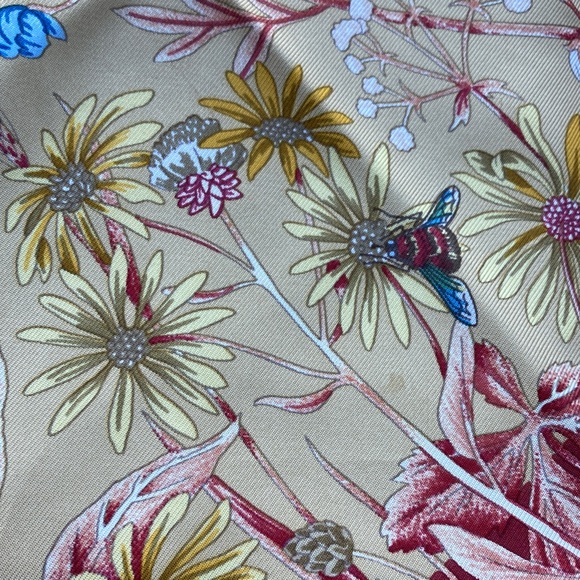 Hermes La Prairie silk Carre 90 cm botanical and insect print - Picture 8 of 10